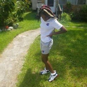 Meet your Posher, Sierra